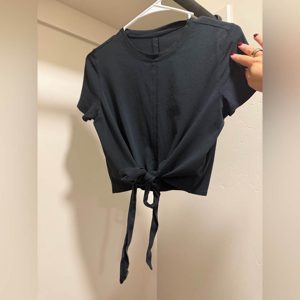 lululemon athletica Black Tie-Front Crop Top